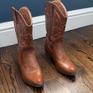 Elegant Brown Heeled Boots